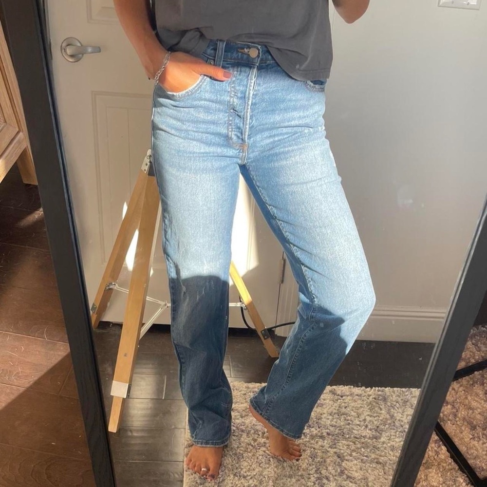 Universal Thread Light Wash Straight Leg Jeans